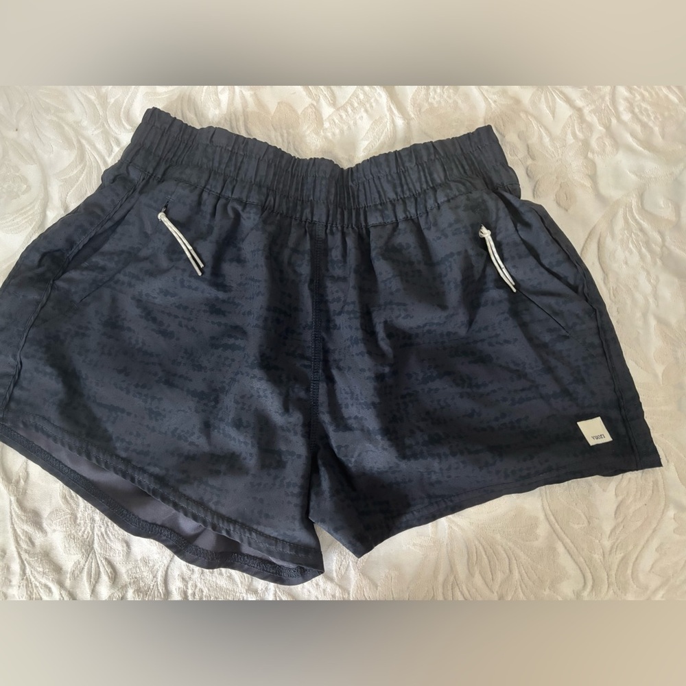 Vuori  Athletic/Running Shorts 2.5”inseam